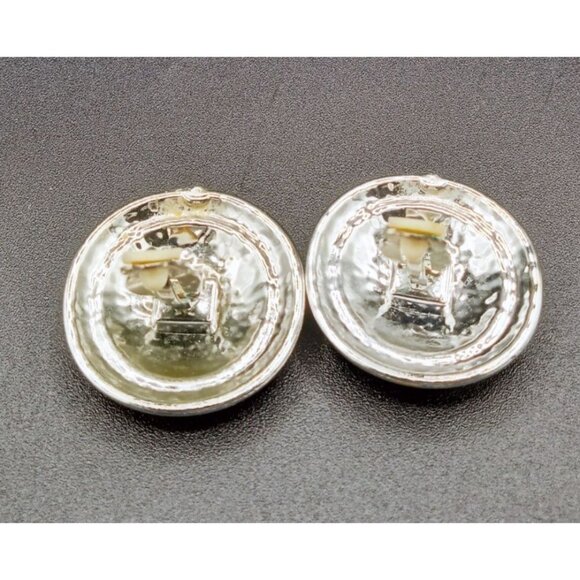 White Silver 1.5 Inch Button Clip-on Earrings Light Weight 1980s Vintage Jewelry - Picture 12 of 13